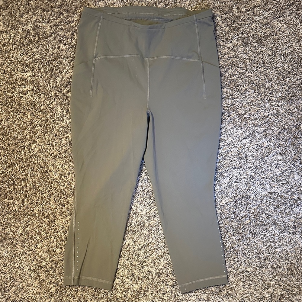 Lululemon Swift Speed Crop 21” Leggings Size 12